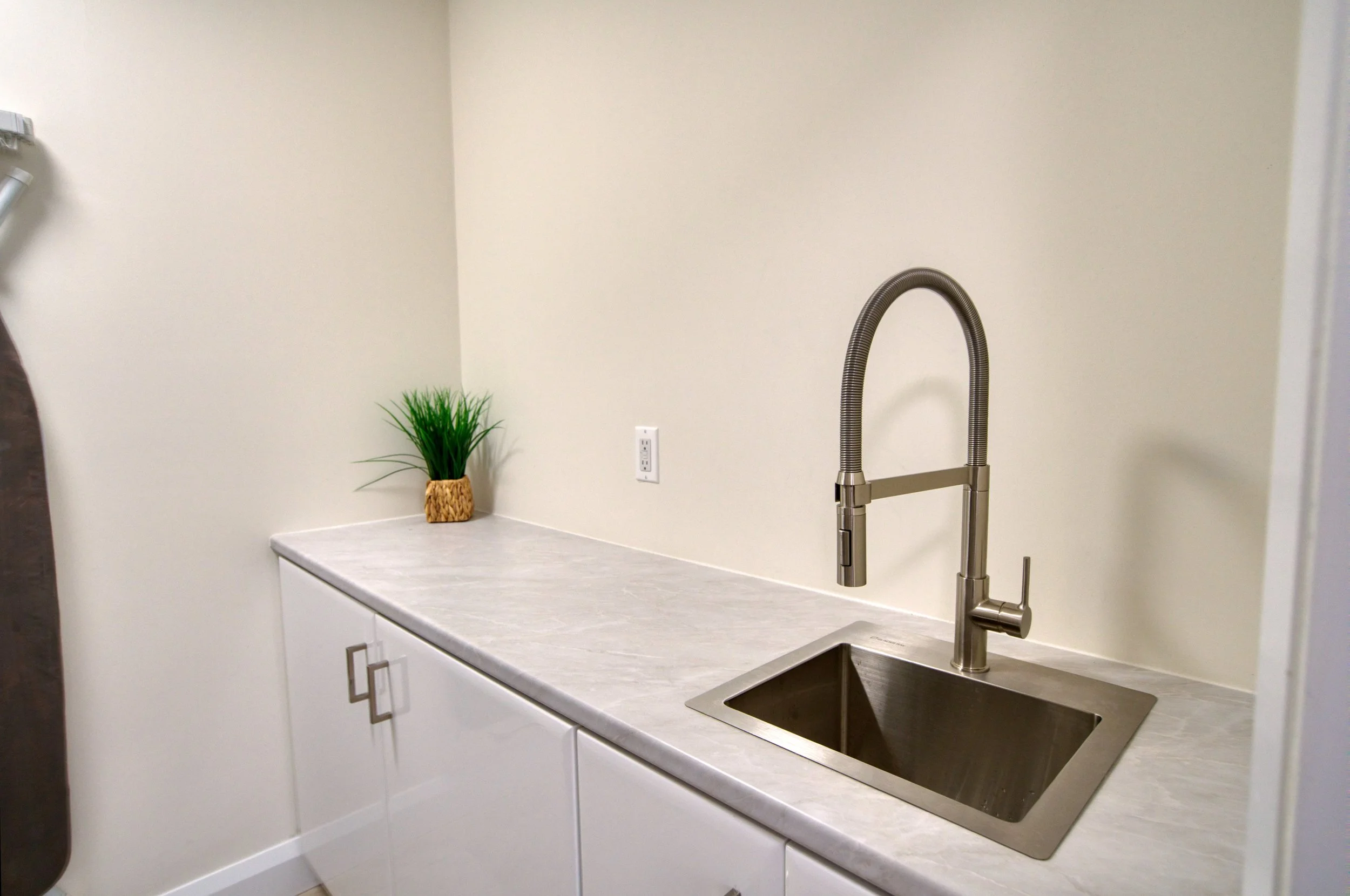 49 AYLEN AVE-50.jpg