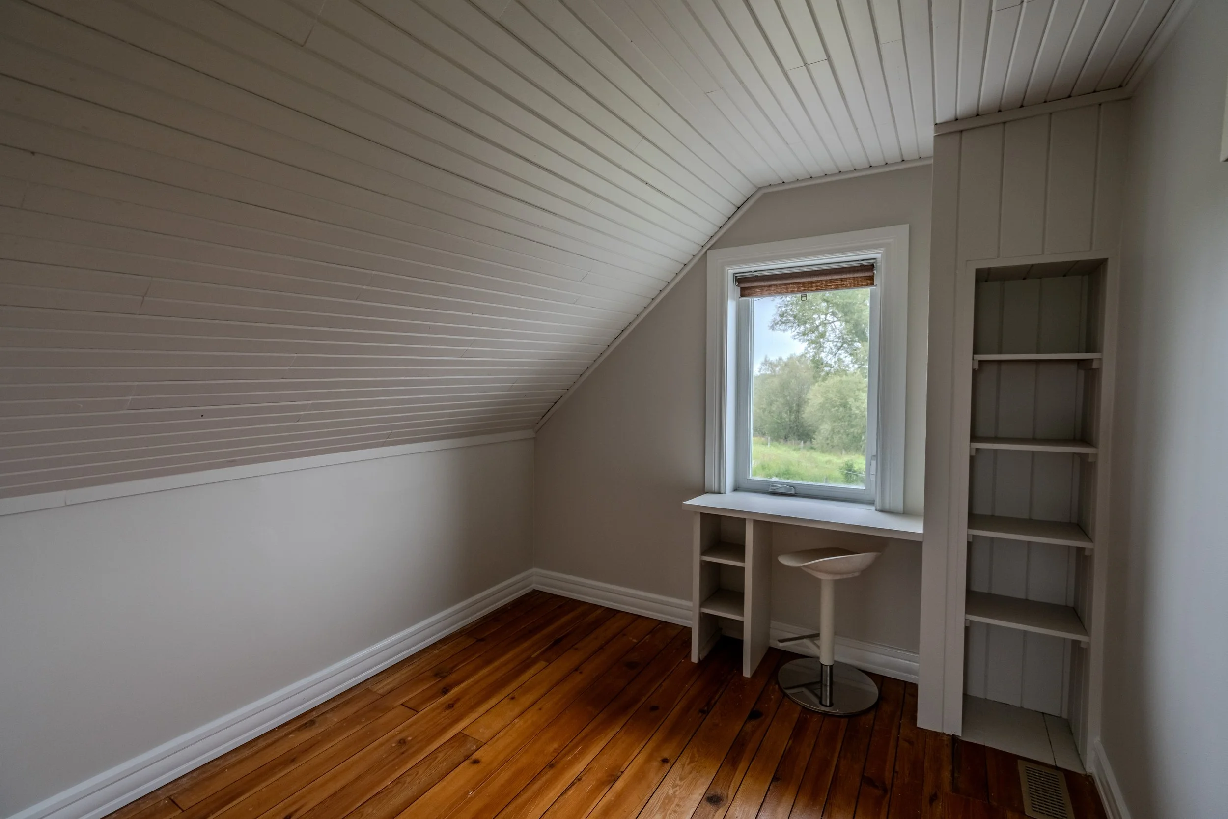 3570 Dunrobin Rd-30.jpg
