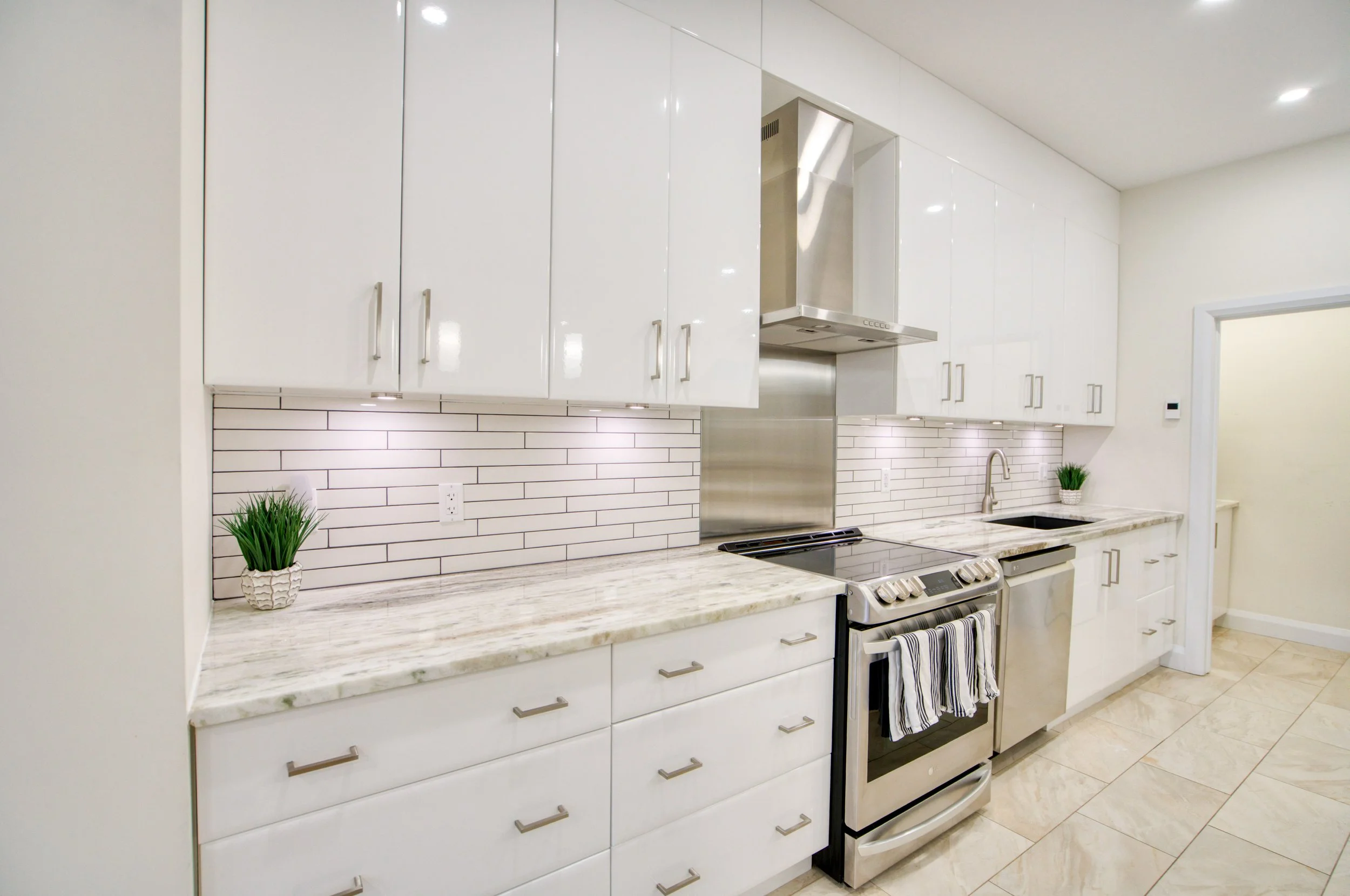 49 AYLEN AVE-14.jpg