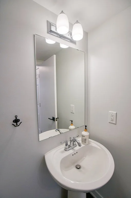 129 Maestro Ave-17.jpg