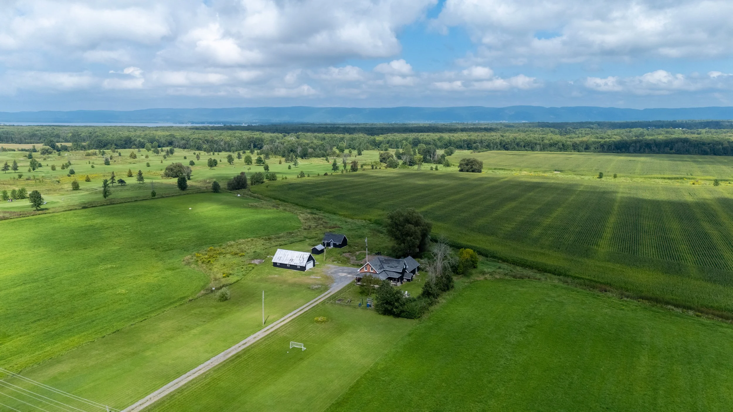 3570 Dunrobin Rd-91.jpg