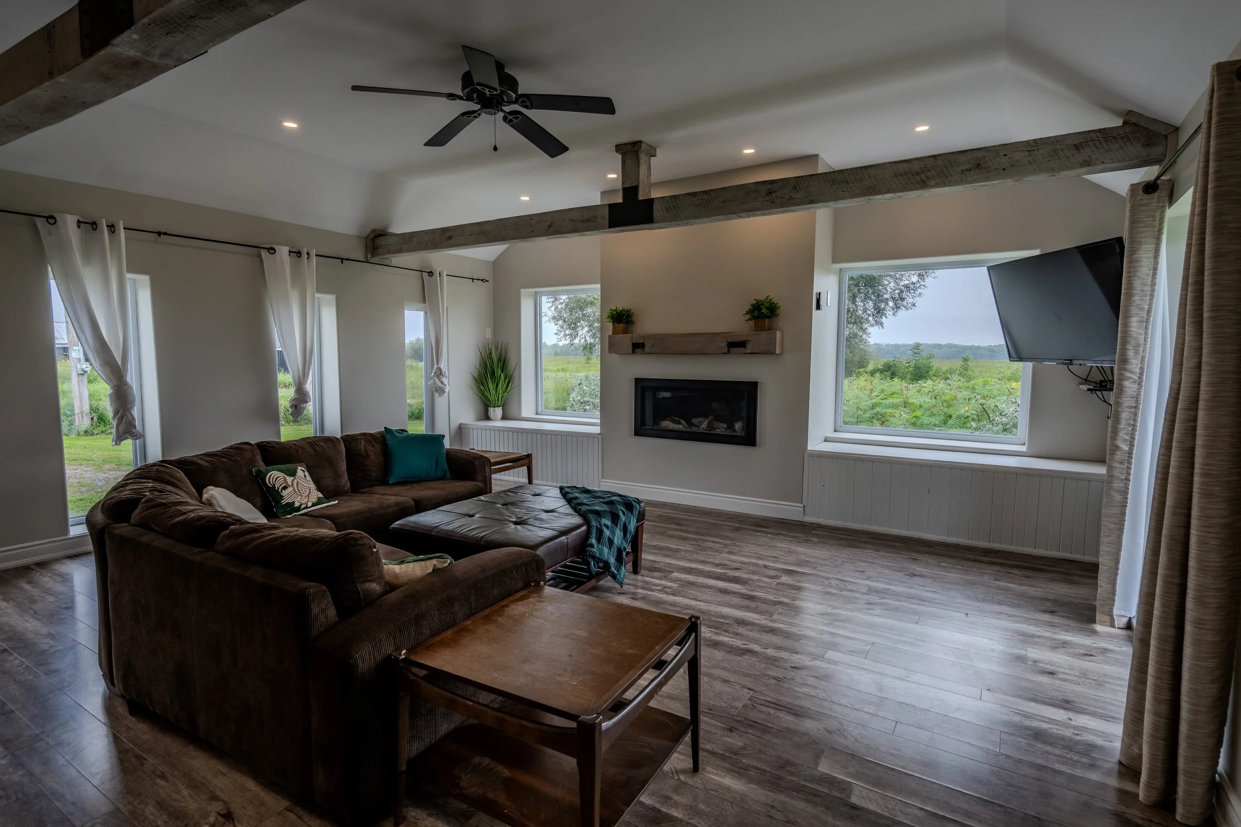 3570 Dunrobin Rd-4.jpg