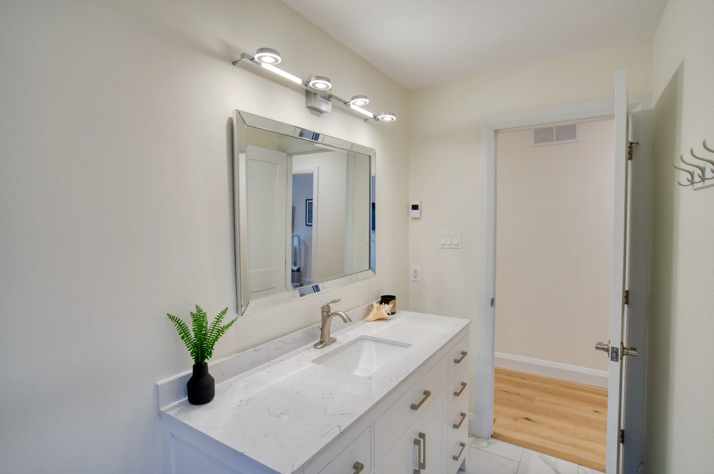 49 AYLEN AVE-53.jpg
