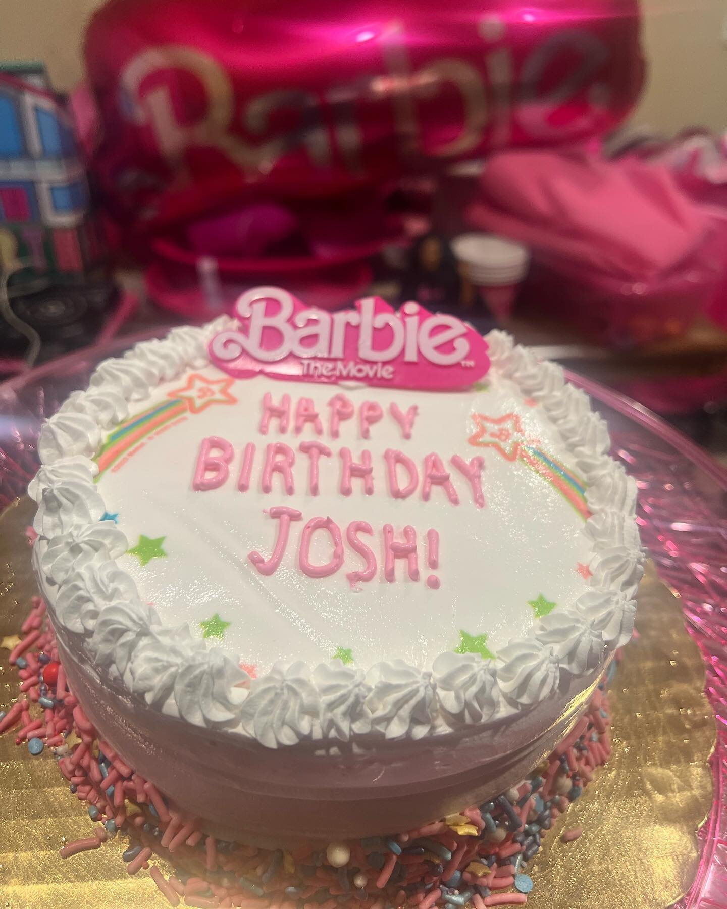 Happy Barbie Birthday 🥳🎉🎂💕♋️🎁🍿⭐️🫶🏾💖💖
.
.
.
.
.
.
.
.
#blackbarbieguide #coldstonecreamery #barbiethemovie #barbie #barbiebirthday #barbiebirthdayparty #coldstonebarbie