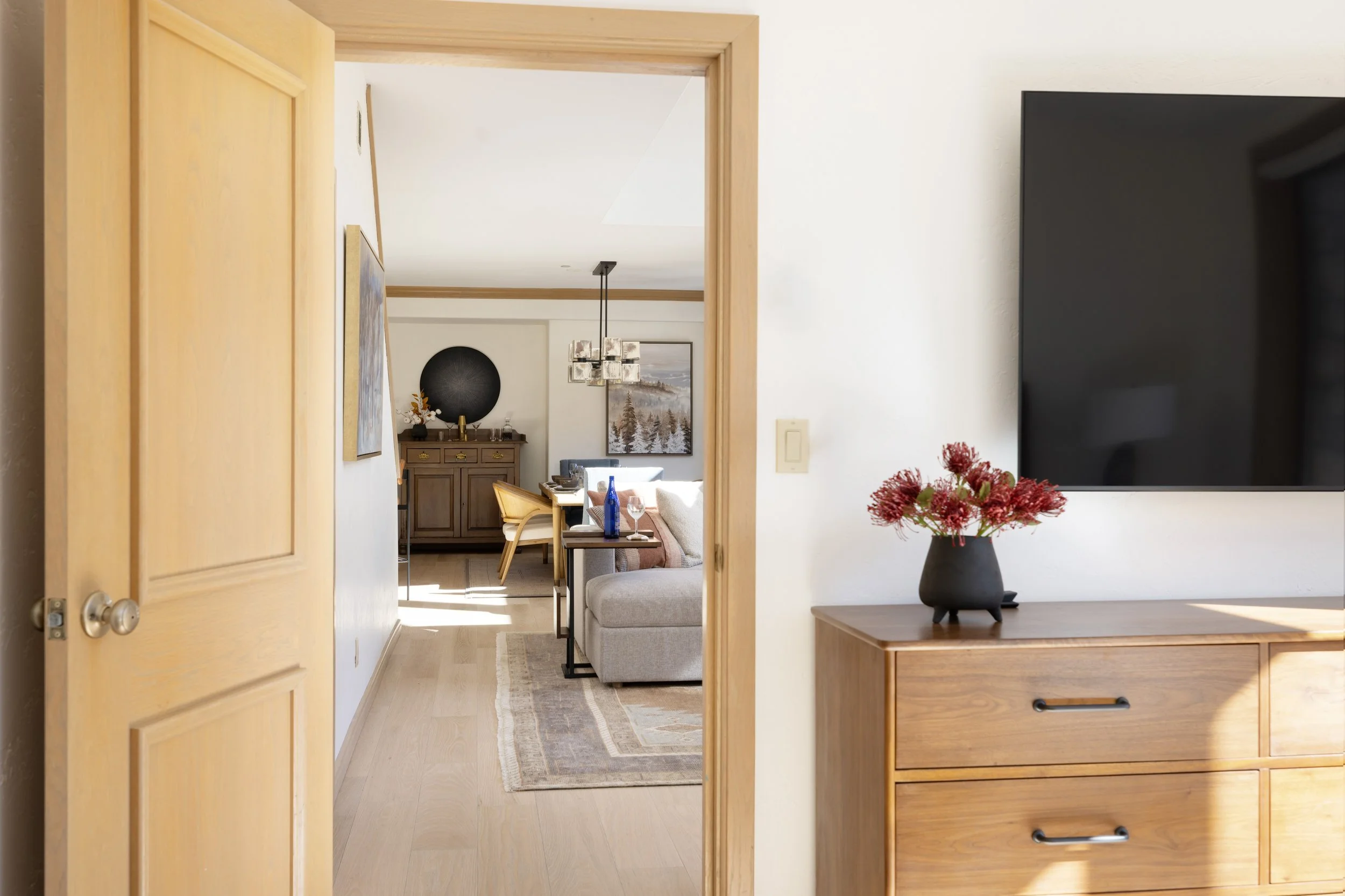 11-Primary Vingnette.jpg