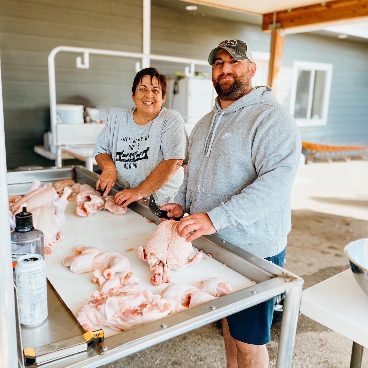 Breaking down chickens today! We prefer them broken down so we can utilize the meat better. We separate the wings, legs, thighs and breasts into their own bags. Check out our stories today to see how our set up is. It&rsquo;s pretty smooth! 
&bull;
O