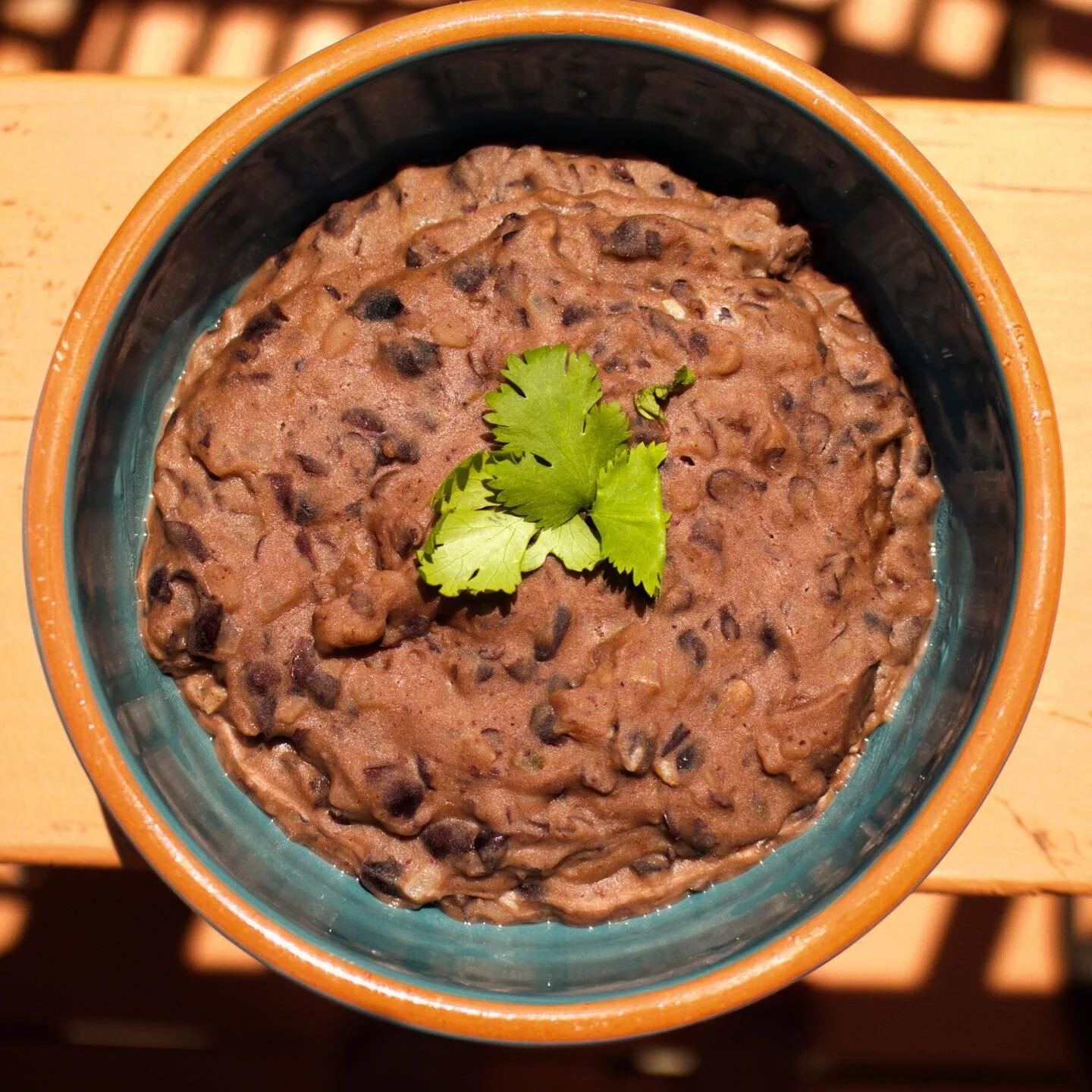 10-min vegetarian refried black beans :)
•
so i actually intended to follow someone else’s recipe, but accidentally misread their ingredients- so i just made my own recipe... and it was really really good!
~
ingredients//
-1 tbsp butter
-2