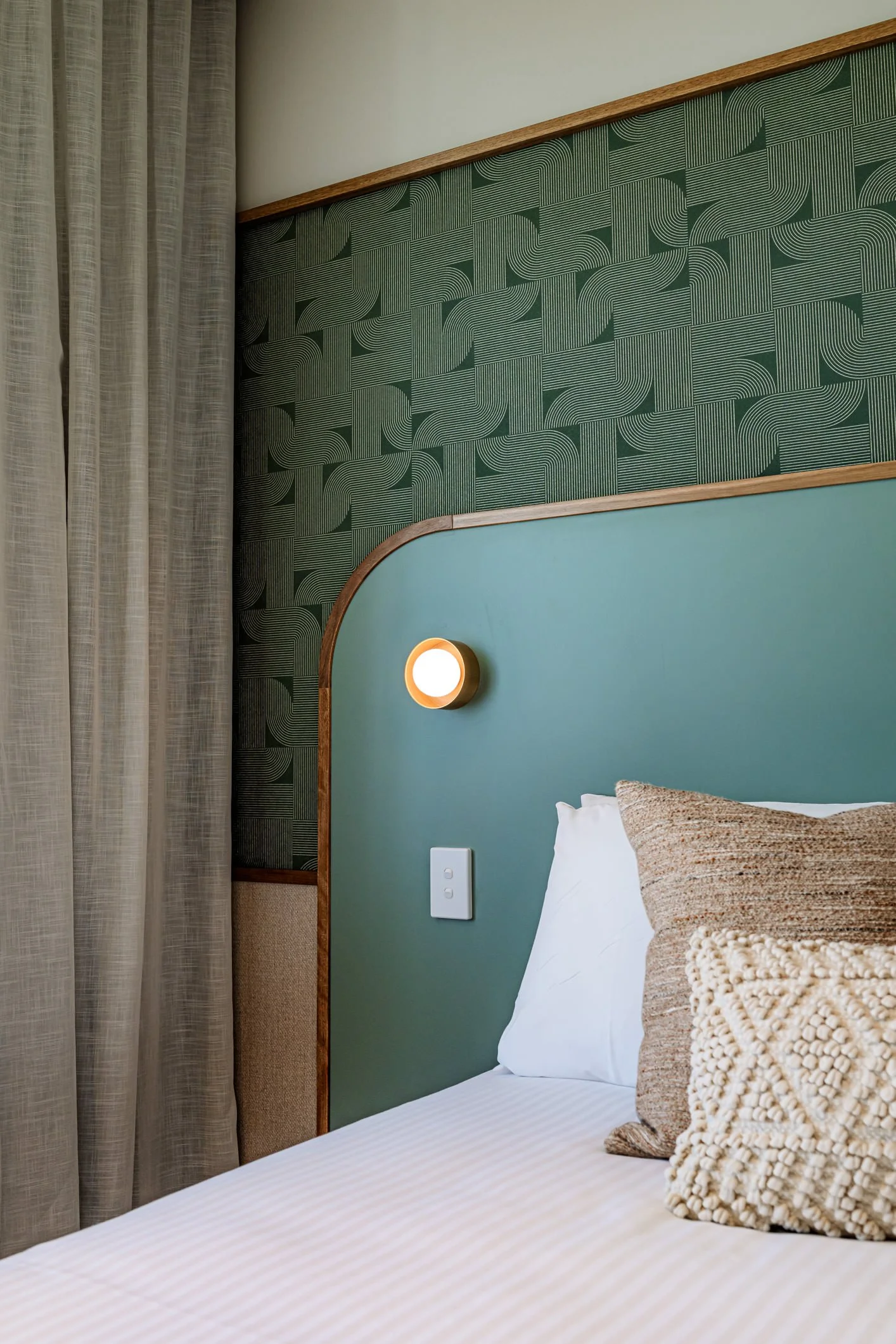 Queens Hotel Motel Rooms