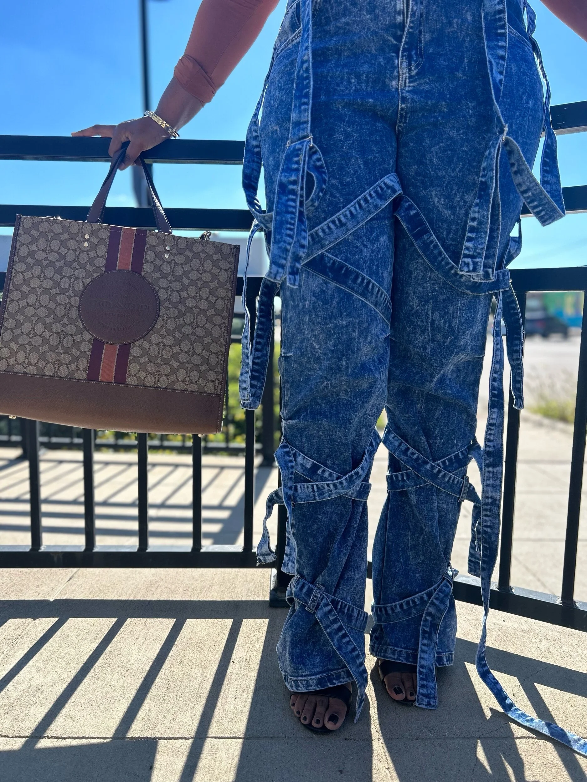 AA96255E-4042-440B-ADD1-9BE7B9733171