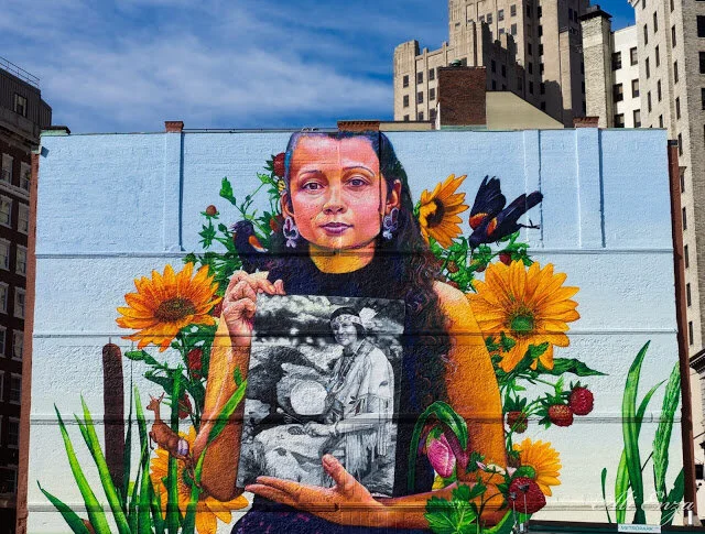 This is such a beautiful mural.  I love the colors and everything it represents.