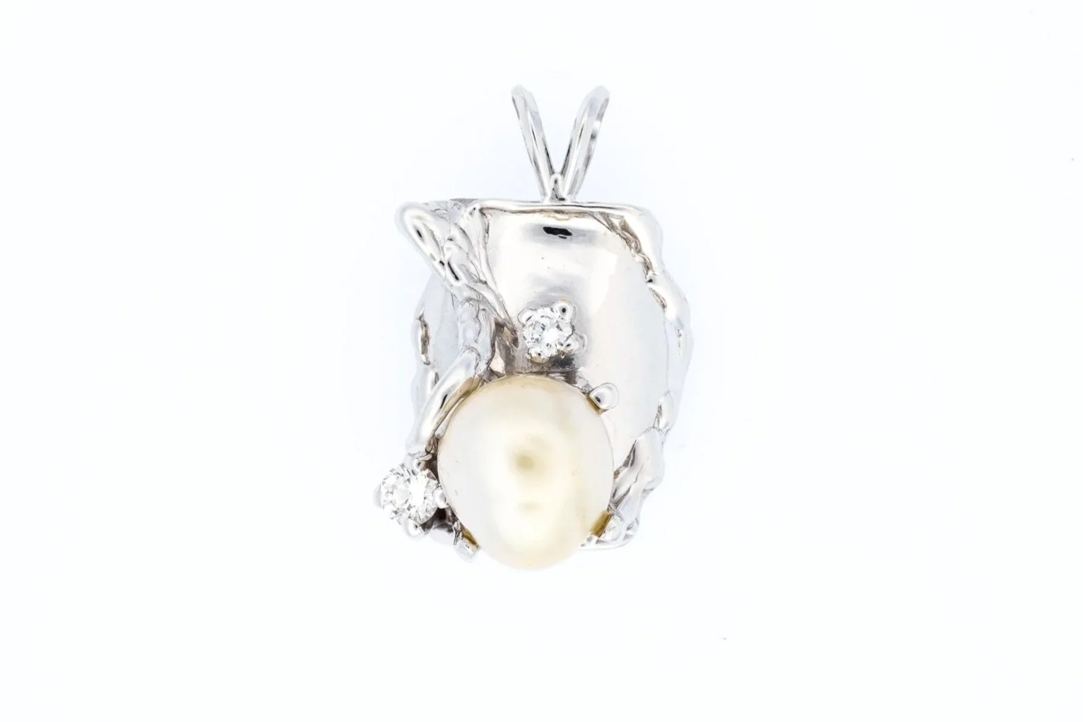 (T)White Gold Diamond South Sea Cultured Pearl Organic Carved Pendant