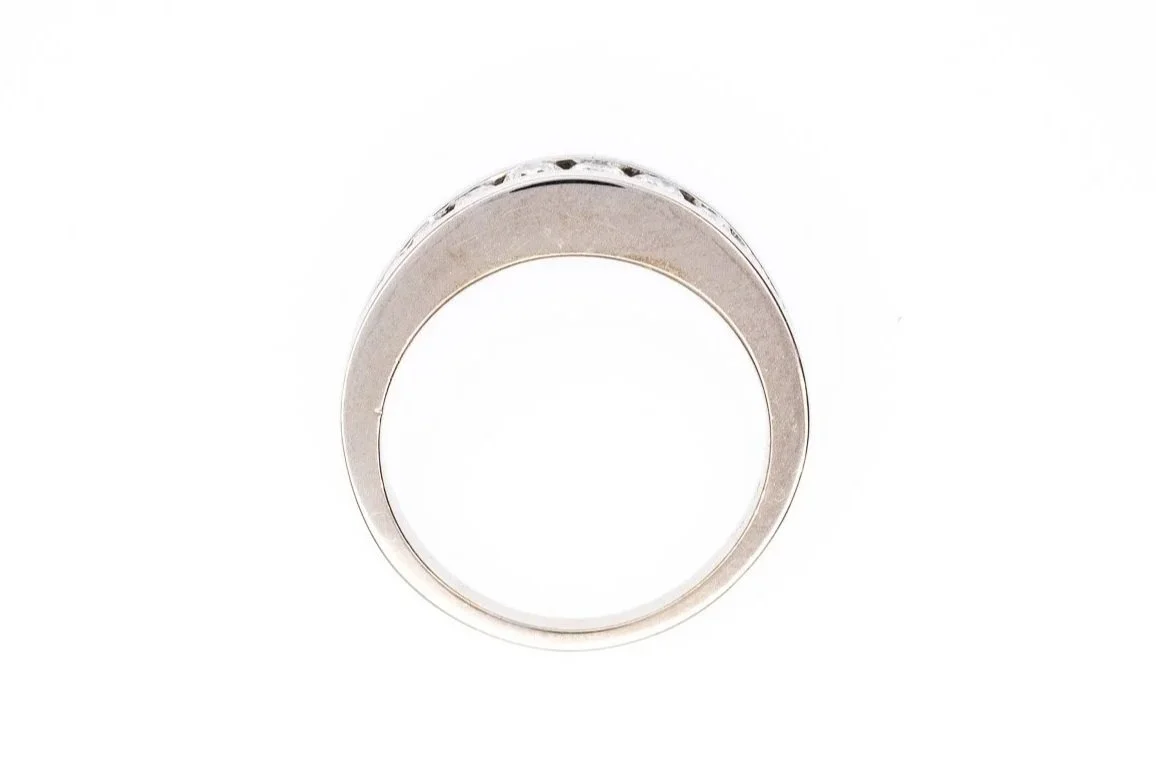 (F)White Gold Round Brilliant Cut Diamond Band