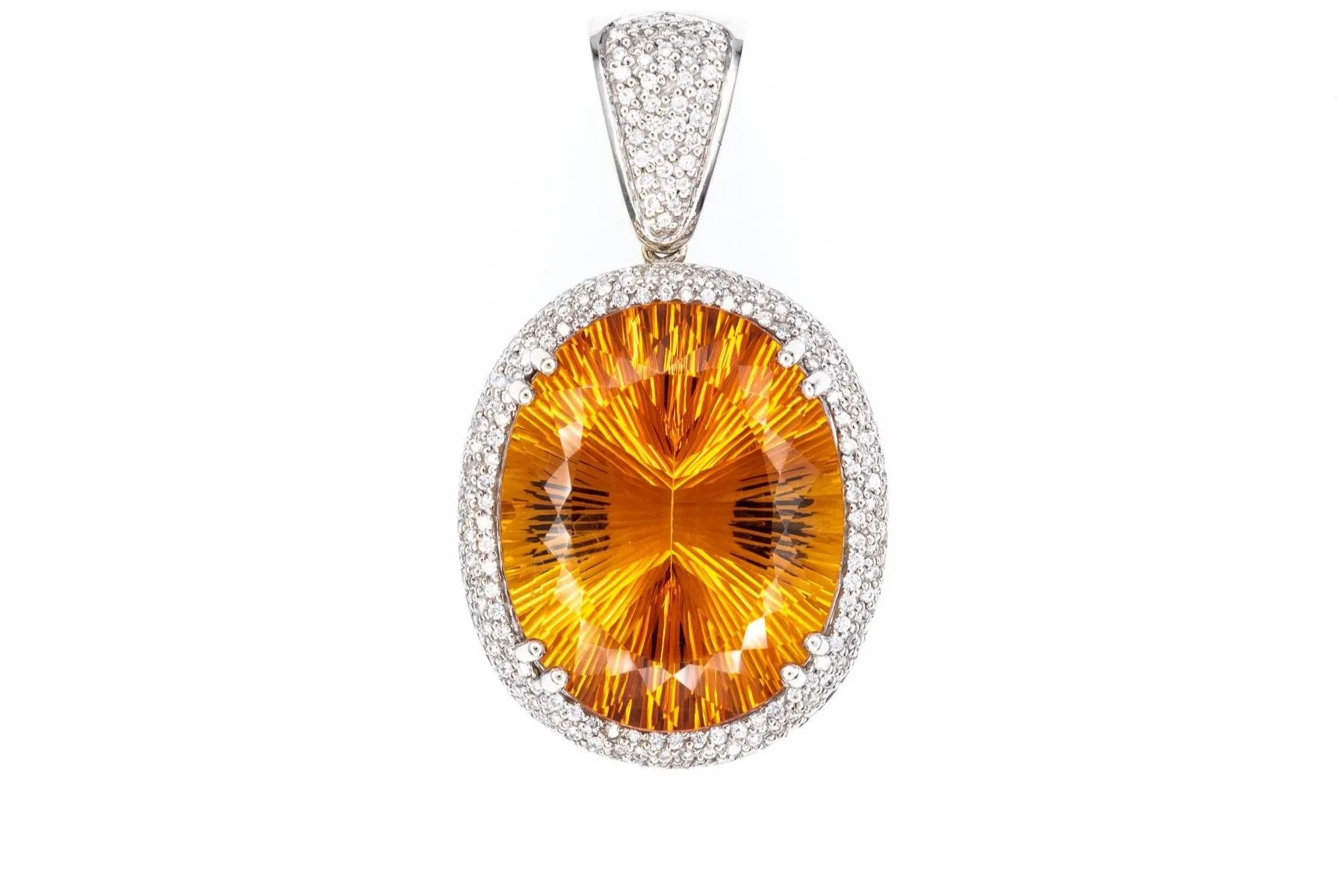 (T)White Gold Diamond Citrine Oval Shaped Pendant