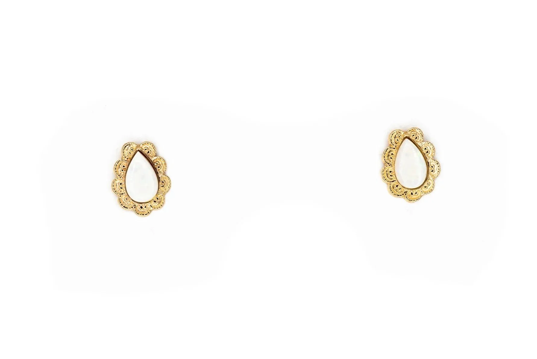 (T)Yellow Gold Solitaire White Opal Stud Earrings