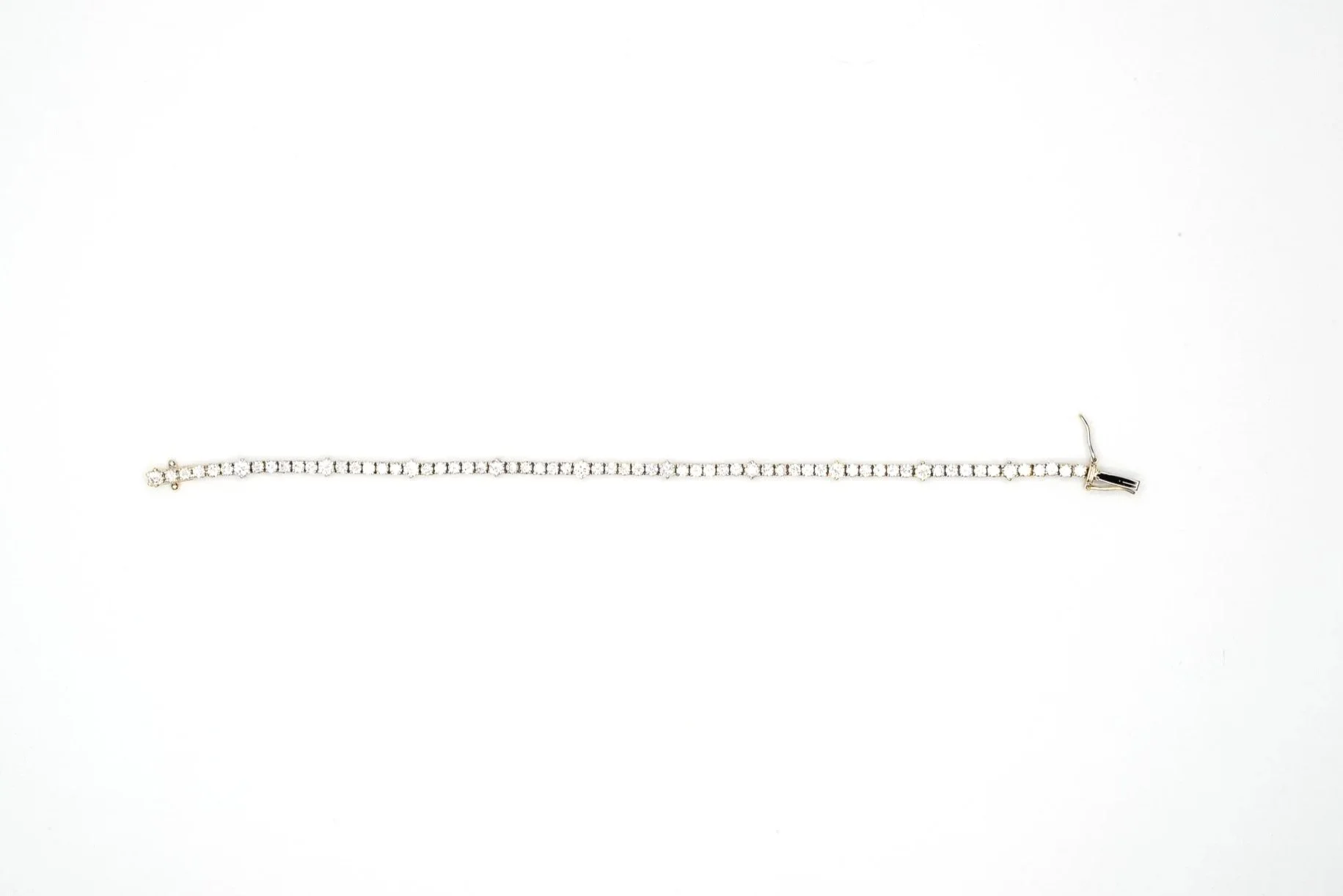 (T)White Gold Round Brilliant Cut Diamond Tennis Bracelet