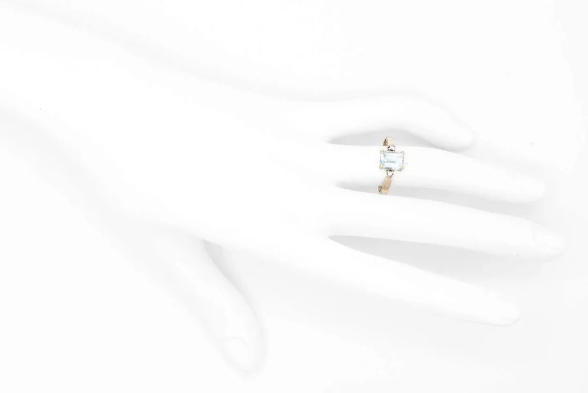(H)White Gold Diamond Aquamarine Three Stone Gemstone Ring