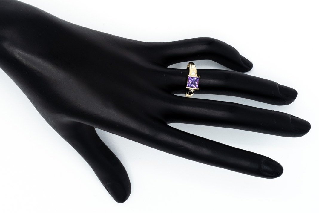 (H)Yellow Gold Diamond Amethyst Gemstone Ring