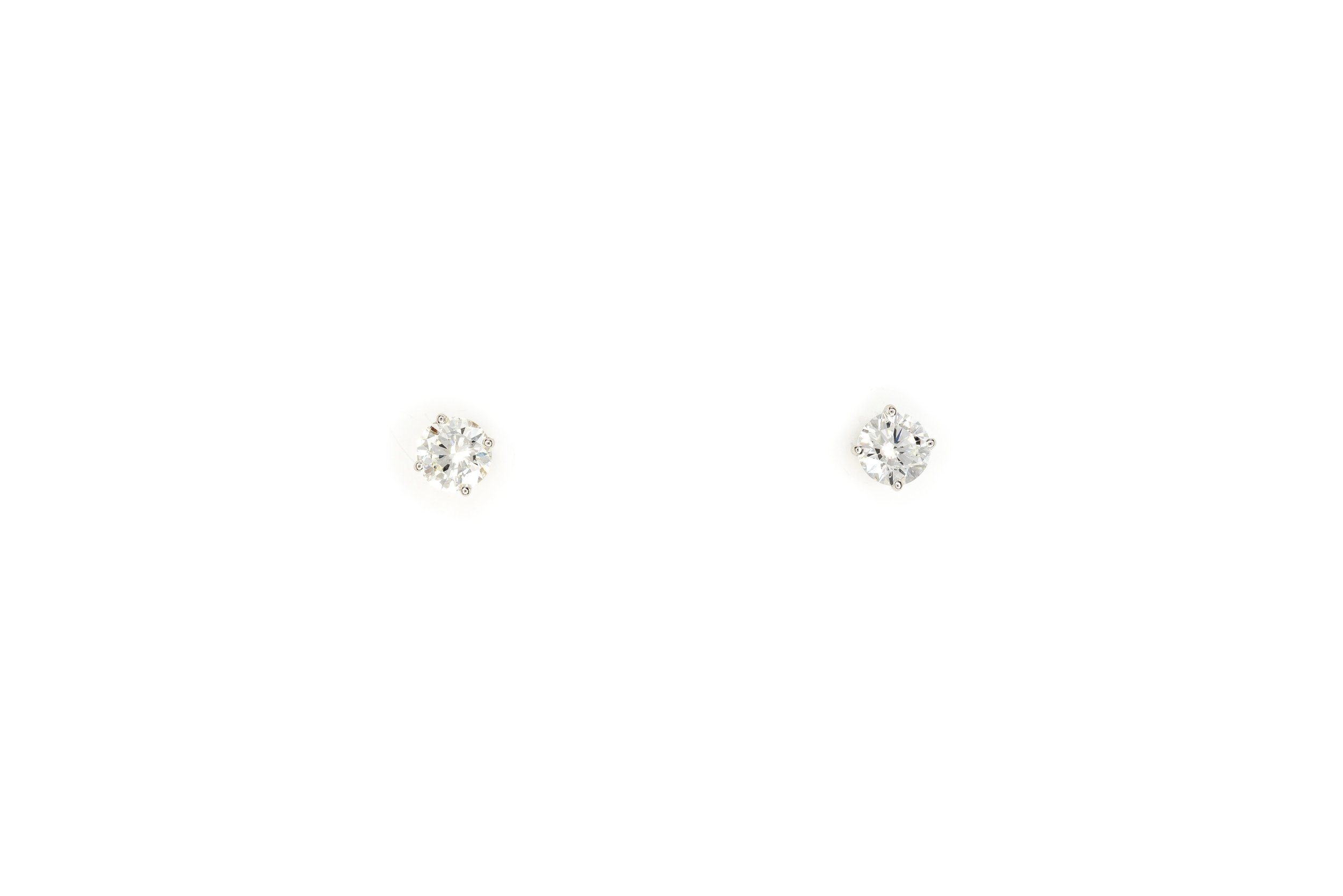 (T)White Gold Round Brilliant Cut Canadian Diamond Stud Earrings