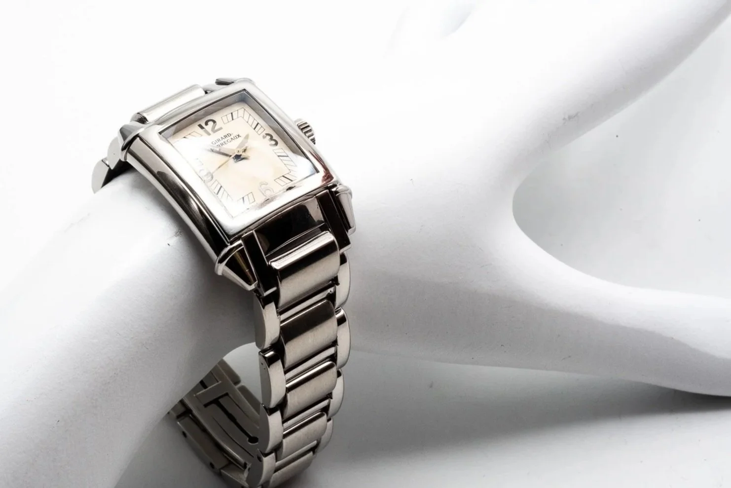 (W)24mm Stainless Steel Girard Perregaux Vintage 1945 Quartz Wristwatch