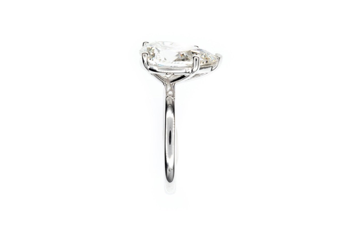(S)White Gold Solitaire Pear Brilliant Cut Lab Grown Diamond Engagement Ring