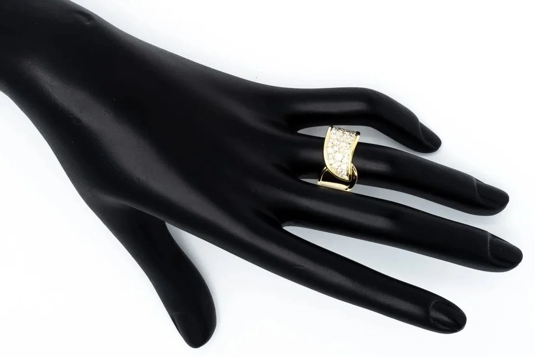 (H)Yellow Gold Round Brilliant Cut Diamond Band