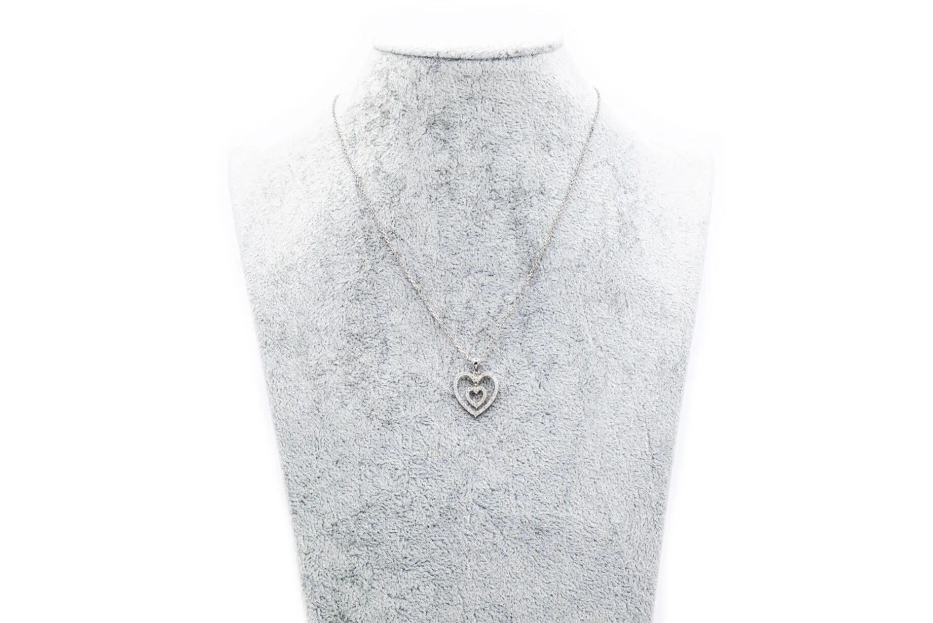 (F)White Gold Round Cut Diamond Heart Pendant Necklace