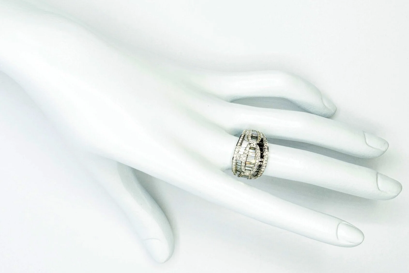 (H)White Gold Baguette Round Cut Multi Diamond Ring