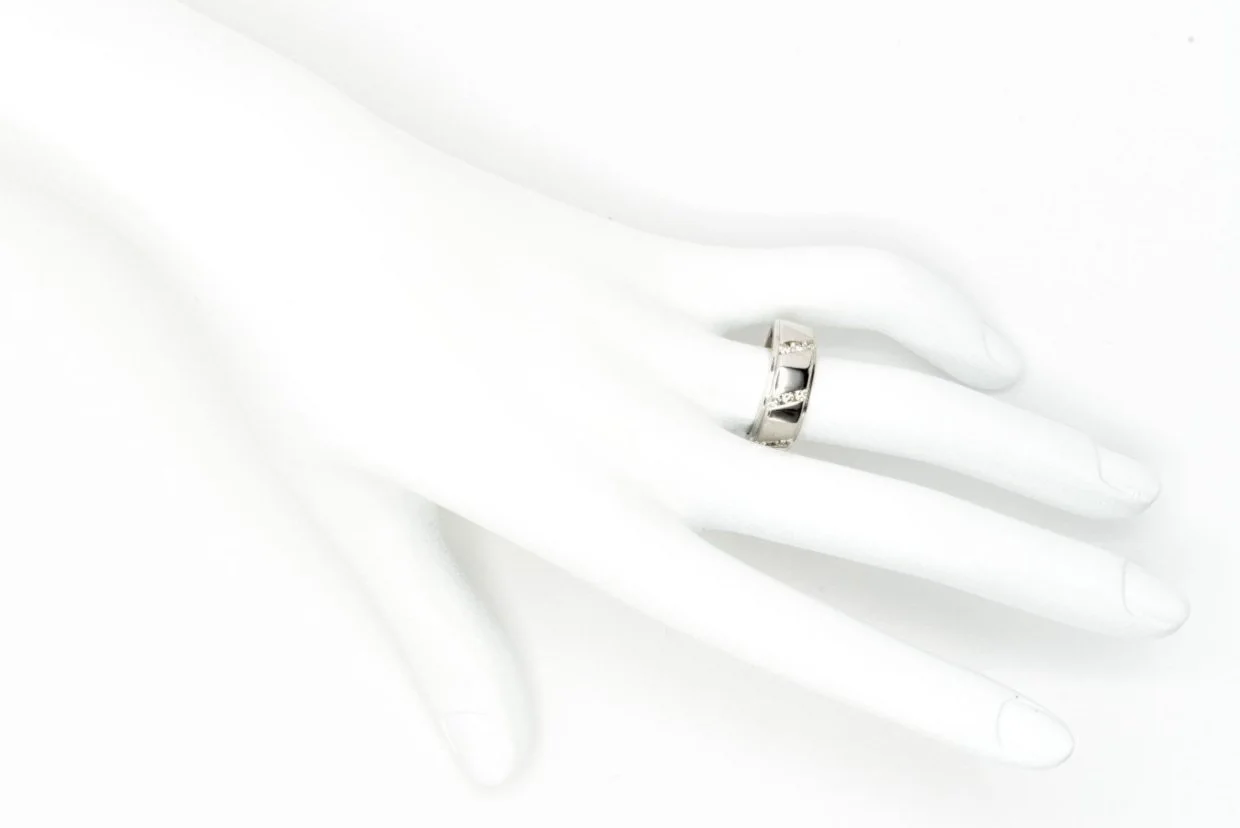 (H)White Gold Round Brilliant Cut Diamond Band