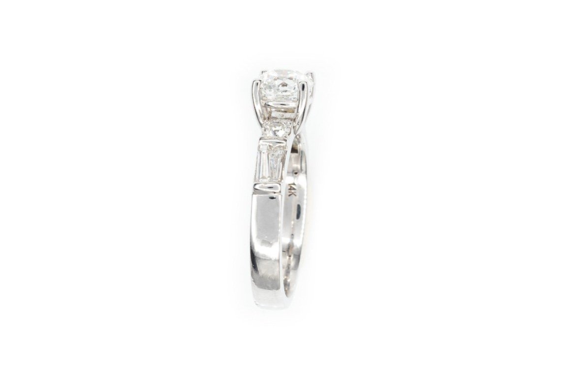 (S)White Gold Canadian Diamond Engagement Ring