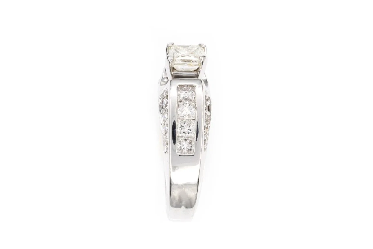 (S)White Gold Cut-Cornered Princess Cut Diamond Engagement Ring