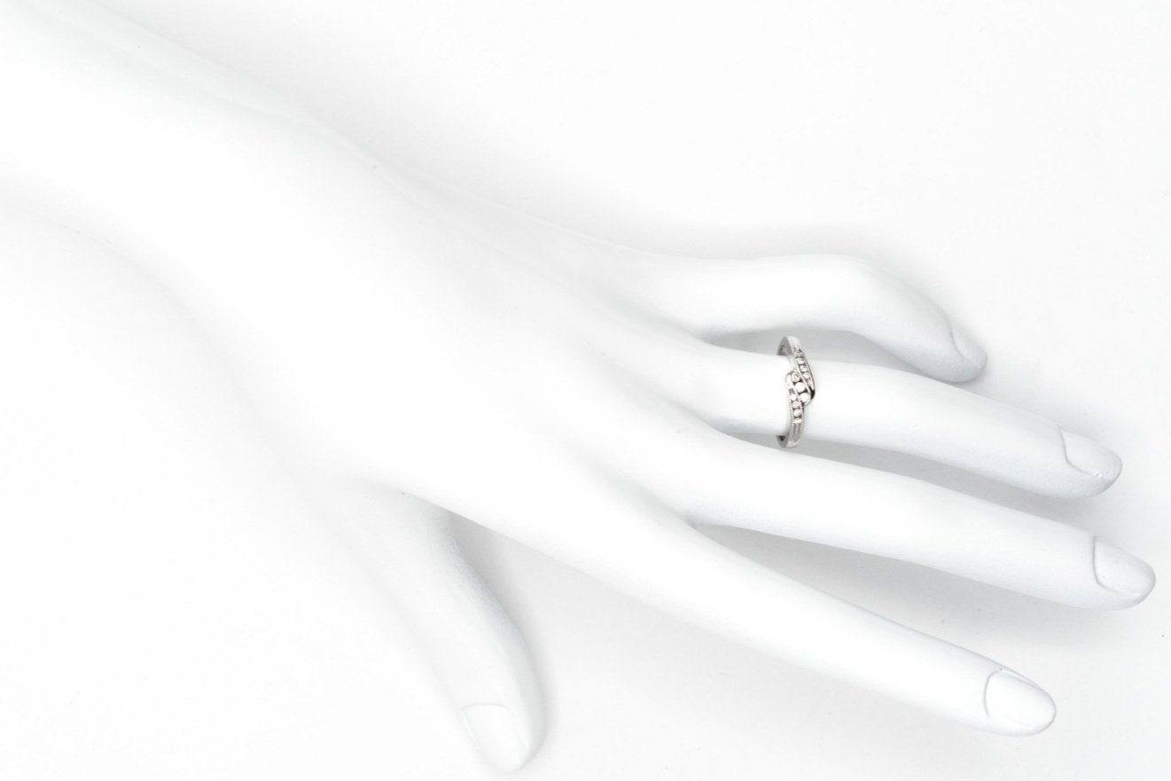 (H)White Gold Round Brilliant Cut Multi Diamond Ring