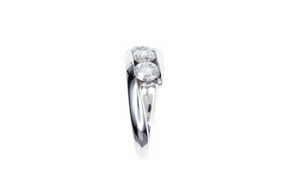 (S)White Gold Three Stone Round Brilliant Cut Multi Diamond Ring
