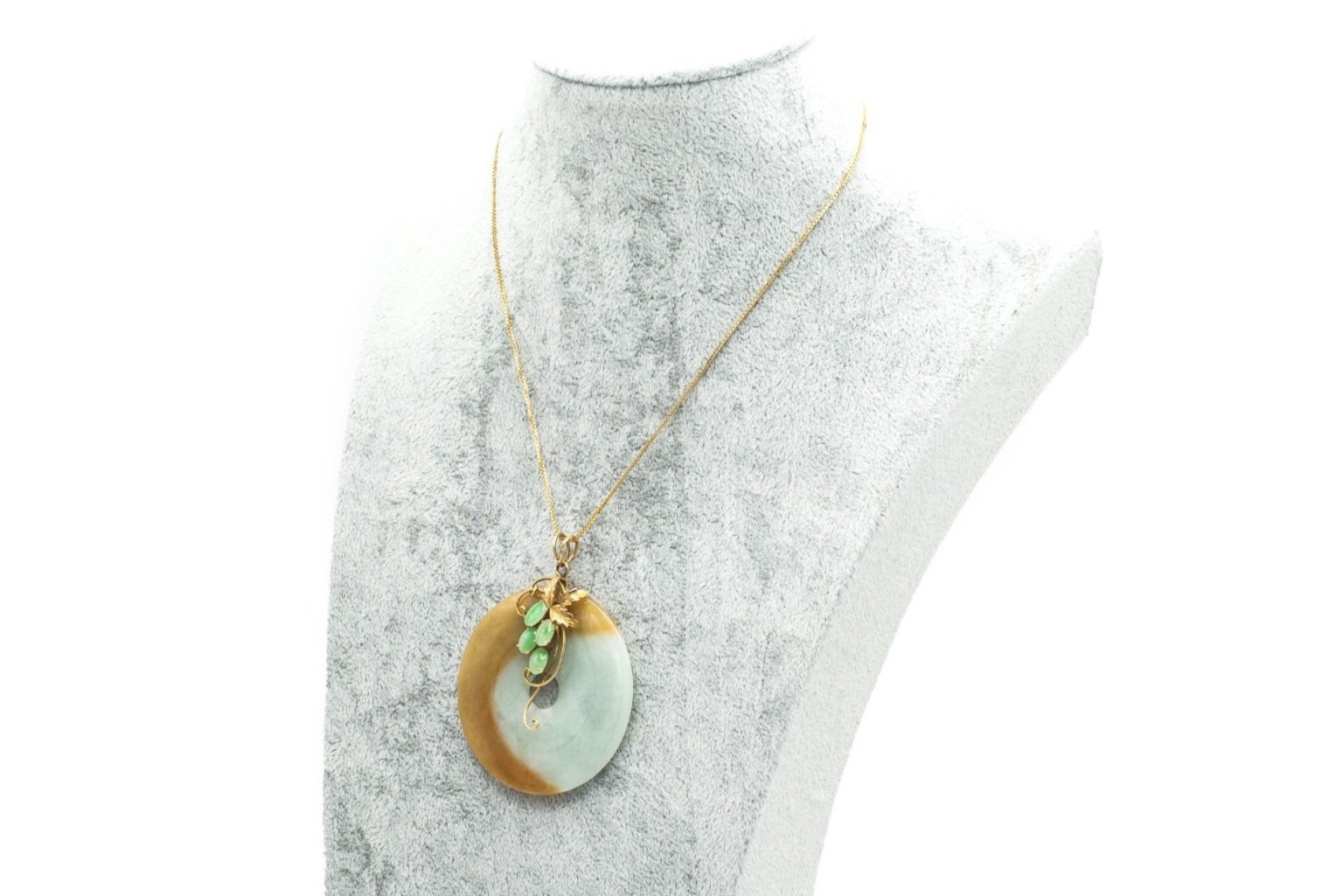 (S)Yellow Gold Jadeite Jade Pendant