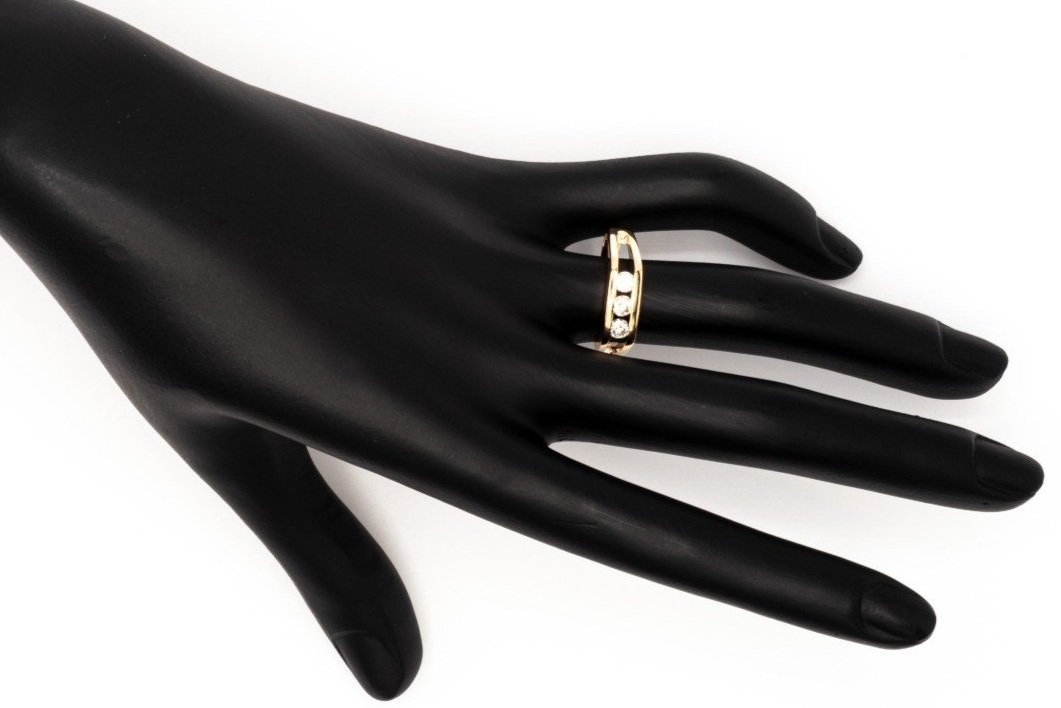 (H)Yellow Gold Round Brilliant Cut Diamond Band