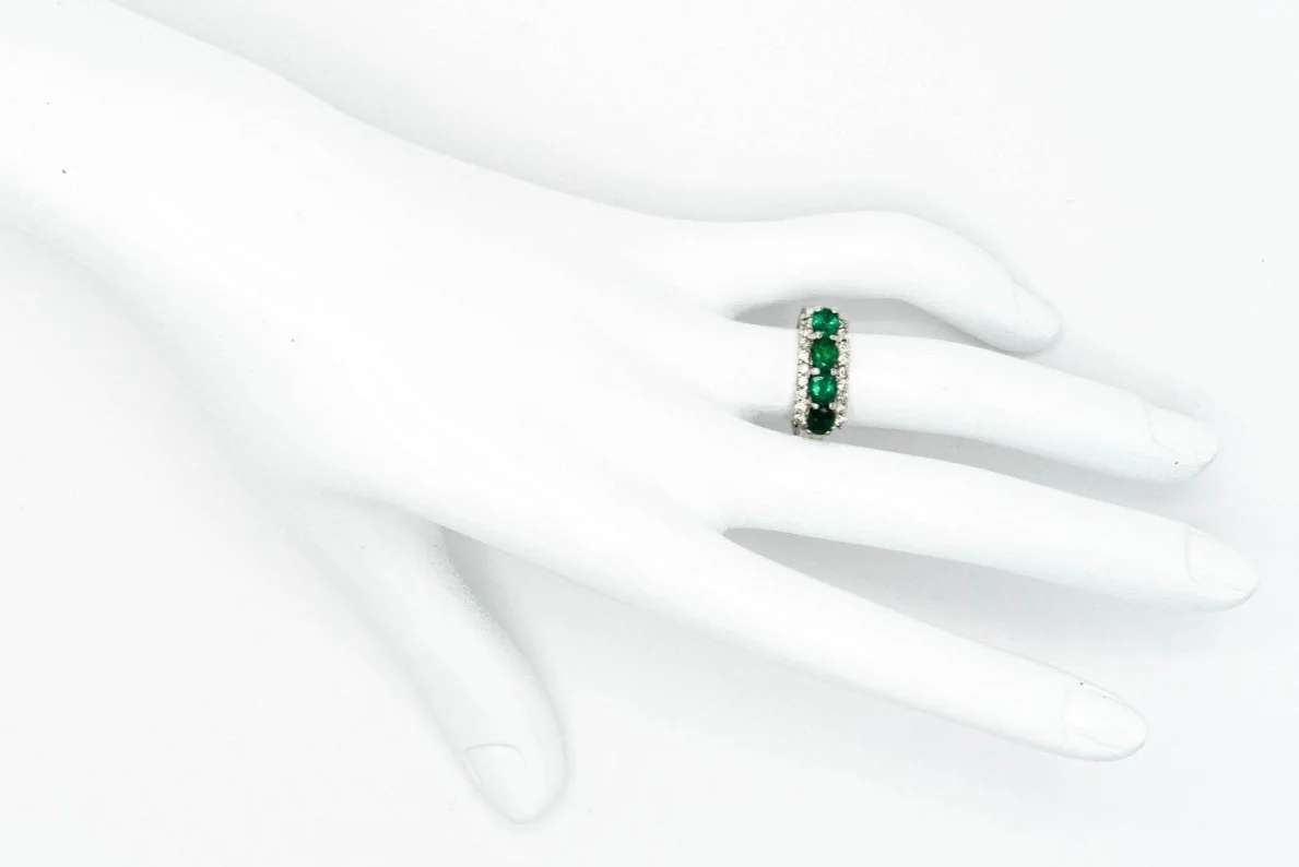 (H)White Gold Diamond Emerald Gemstone Ring