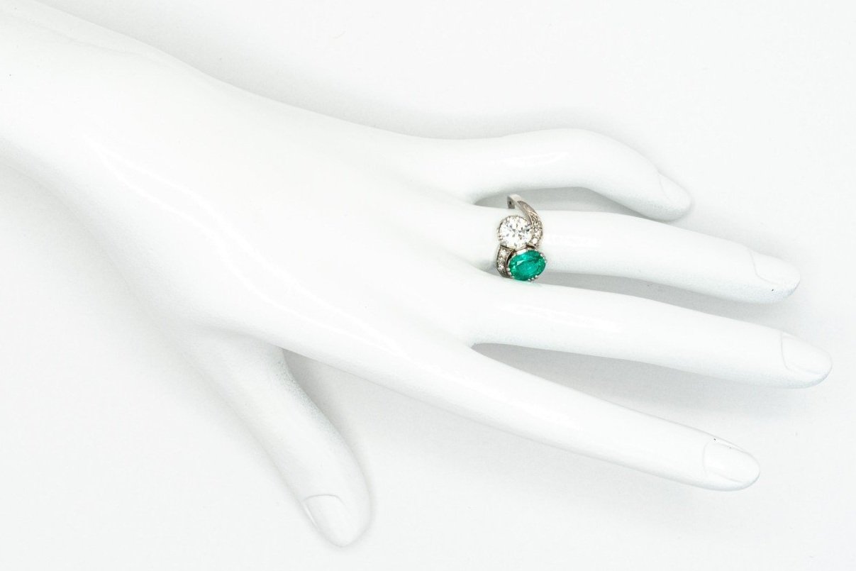 (H)Platinum Emerald Diamond Gemstone Ring