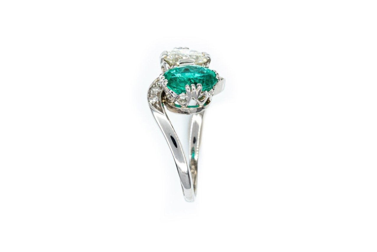 (S)Platinum Emerald Diamond Gemstone Ring