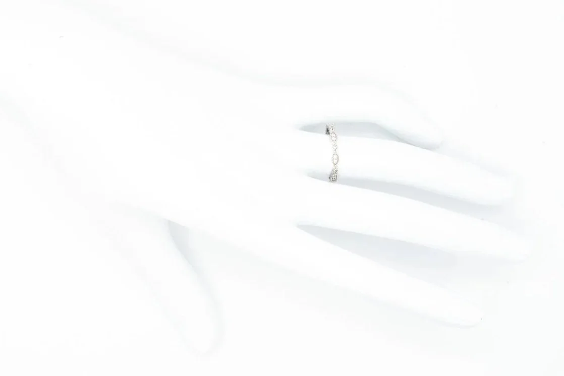 (H)White Gold Round Brilliant Cut Diamond Band