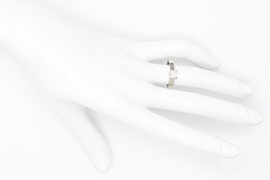 (H)White Gold Princess Cut Canadian Diamond Engagement Ring