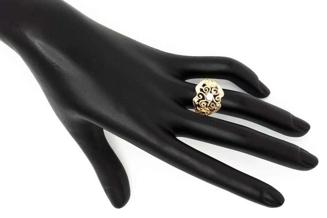 (H)Yellow Gold Solitaire Round Brilliant Cut Diamond Filigree Carved Engagement Ring