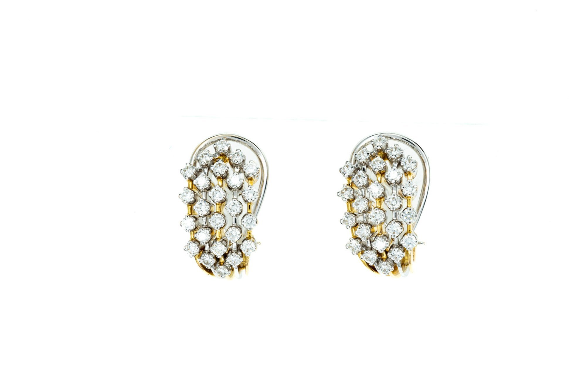 (T)Yellow Gold Round Brilliant Cut Diamond Stud Earrings