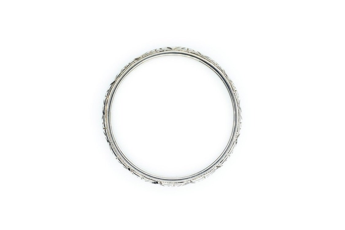 (F)White Gold Engraved Floral Band