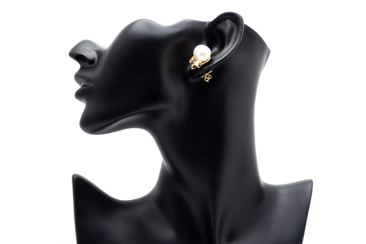 (S)Yellow Gold Diamond South Sea Cultured Pearl Stud Earrings