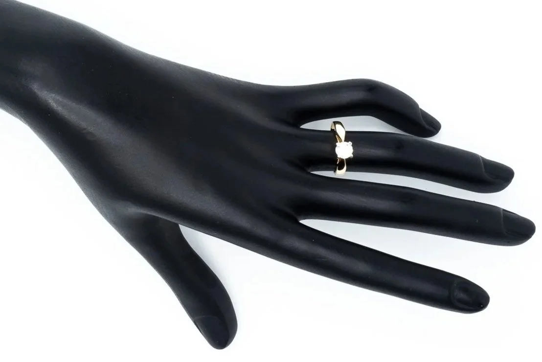 (H)Yellow Gold Solitaire Engagement Ring
