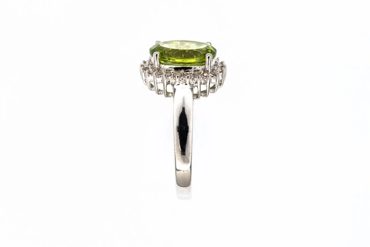 (S)White Gold Diamond Peridot Cluster Gemstone Ring