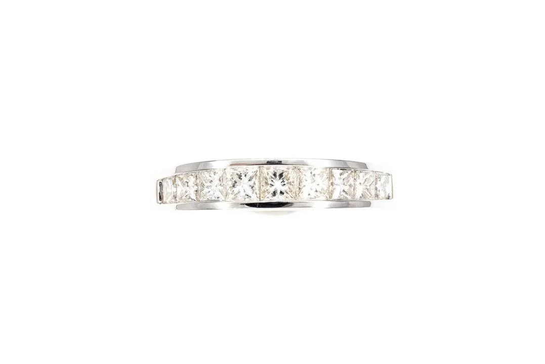 (T)White Gold Princess Cut Diamond Band