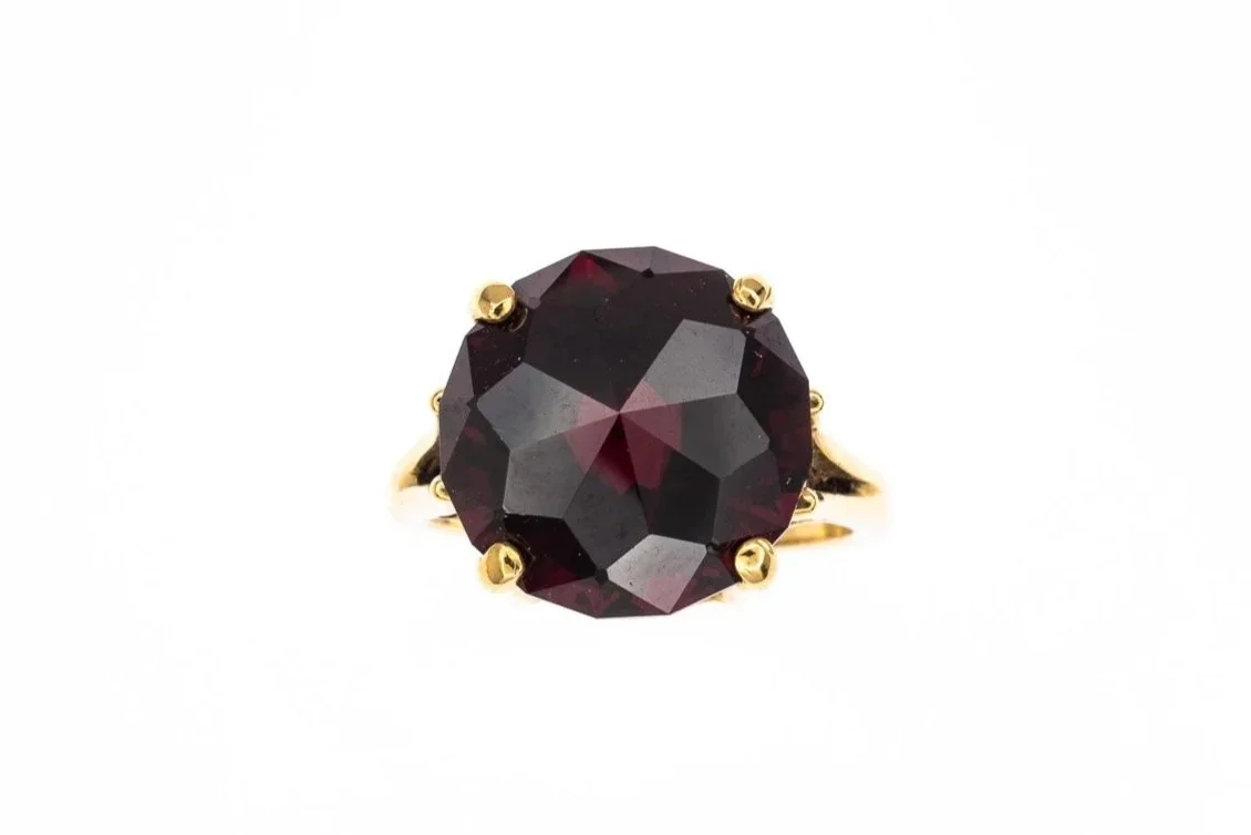 (T)Yellow Gold Solitaire Rhodolite Garnet Gemstone Ring