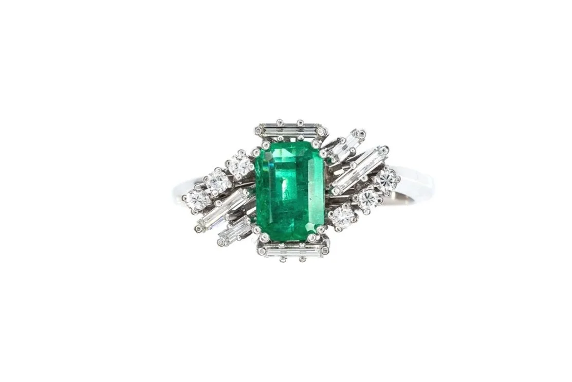(T)White Gold Round Brilliant Cut Diamond Emerald Gemstone Ring