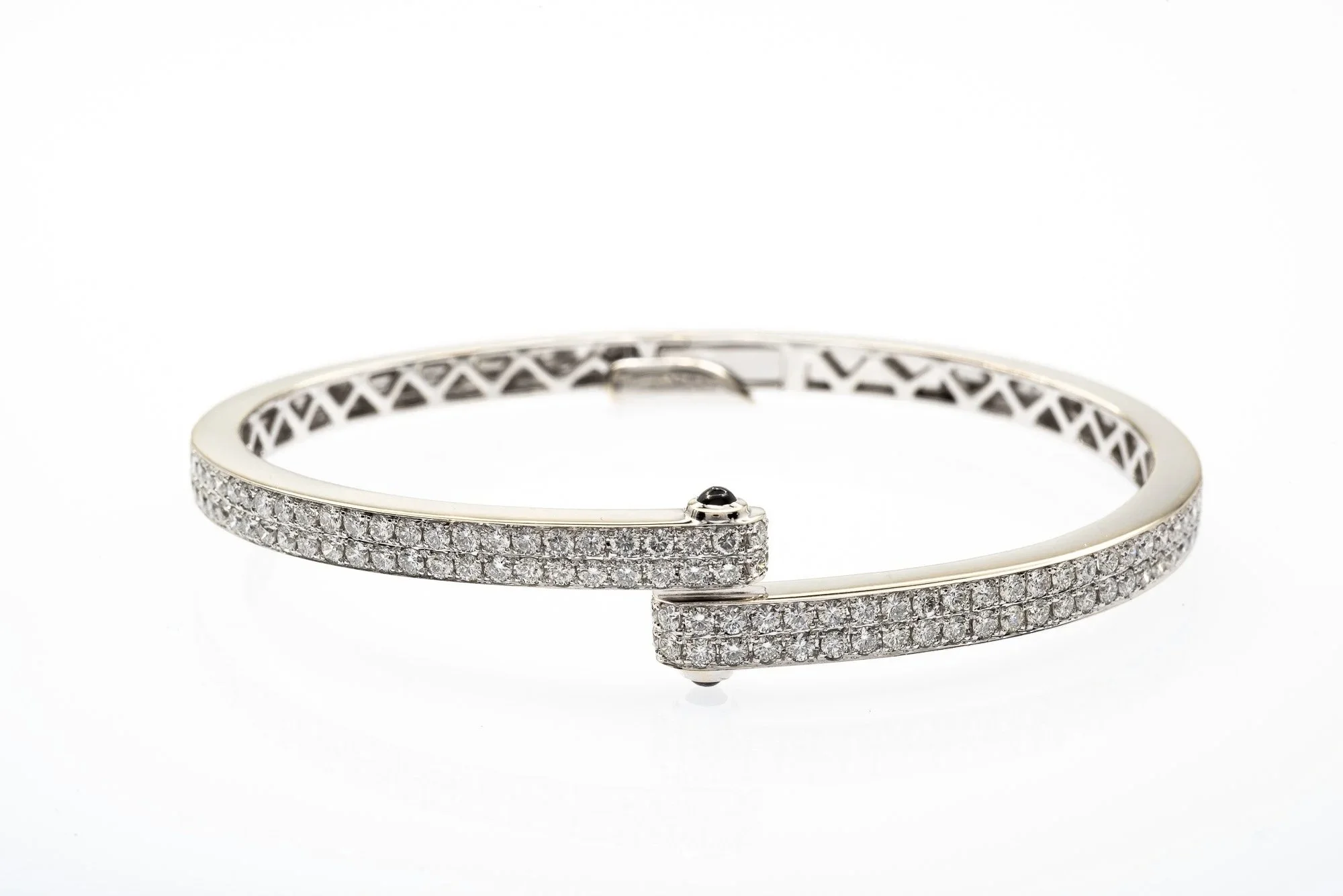 (F)White Gold Diamond Sapphire Hinged Bypass Bracelet