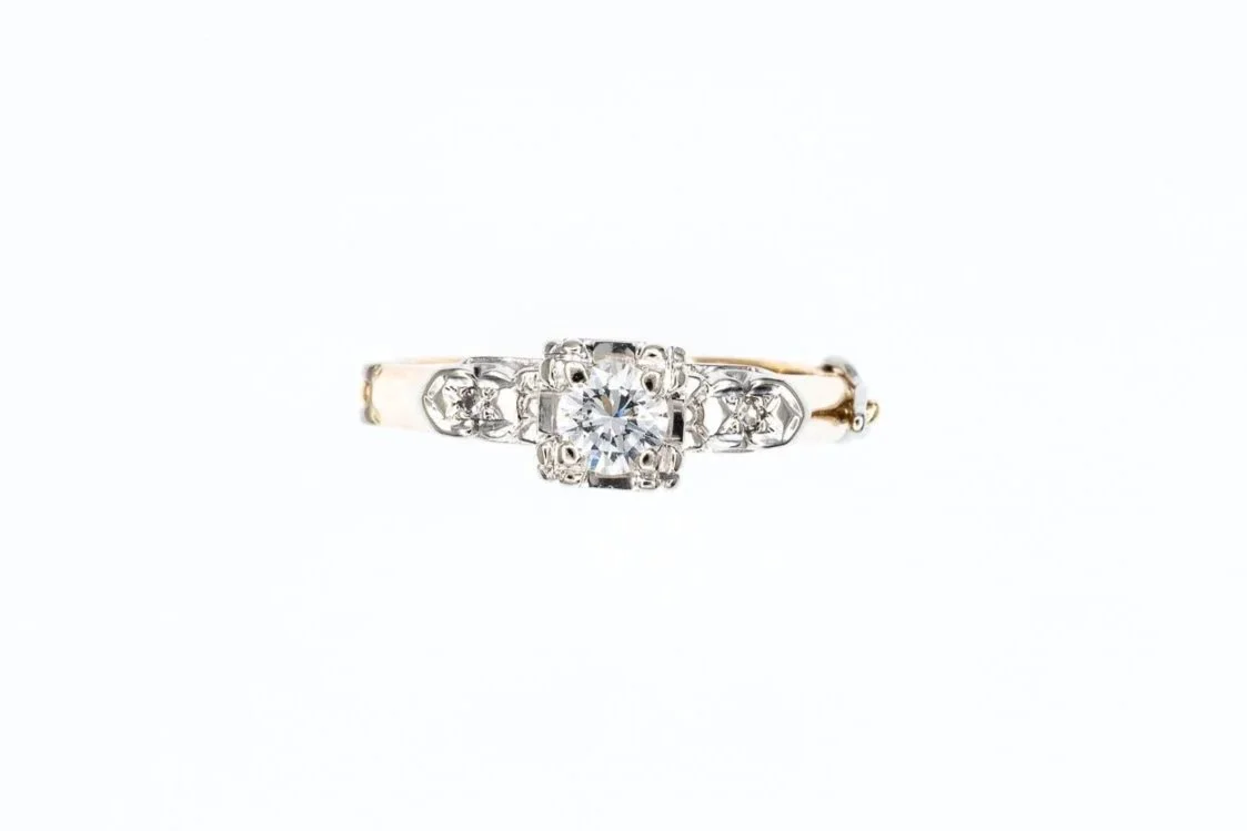 (T)White Yellow Gold Round Brilliant Cut Diamond Engagement Ring
